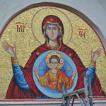 Theotkos with Christ, mosaic, Brasov, Bogorodica Znamenje mozaik